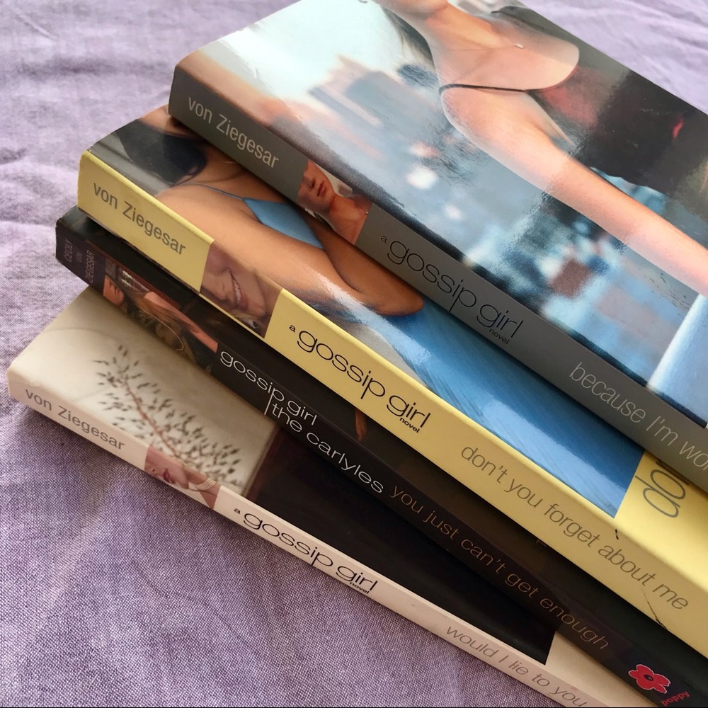 Lot of 4 gossip girl paperbacks books by Cecily von Zeigesar 📚